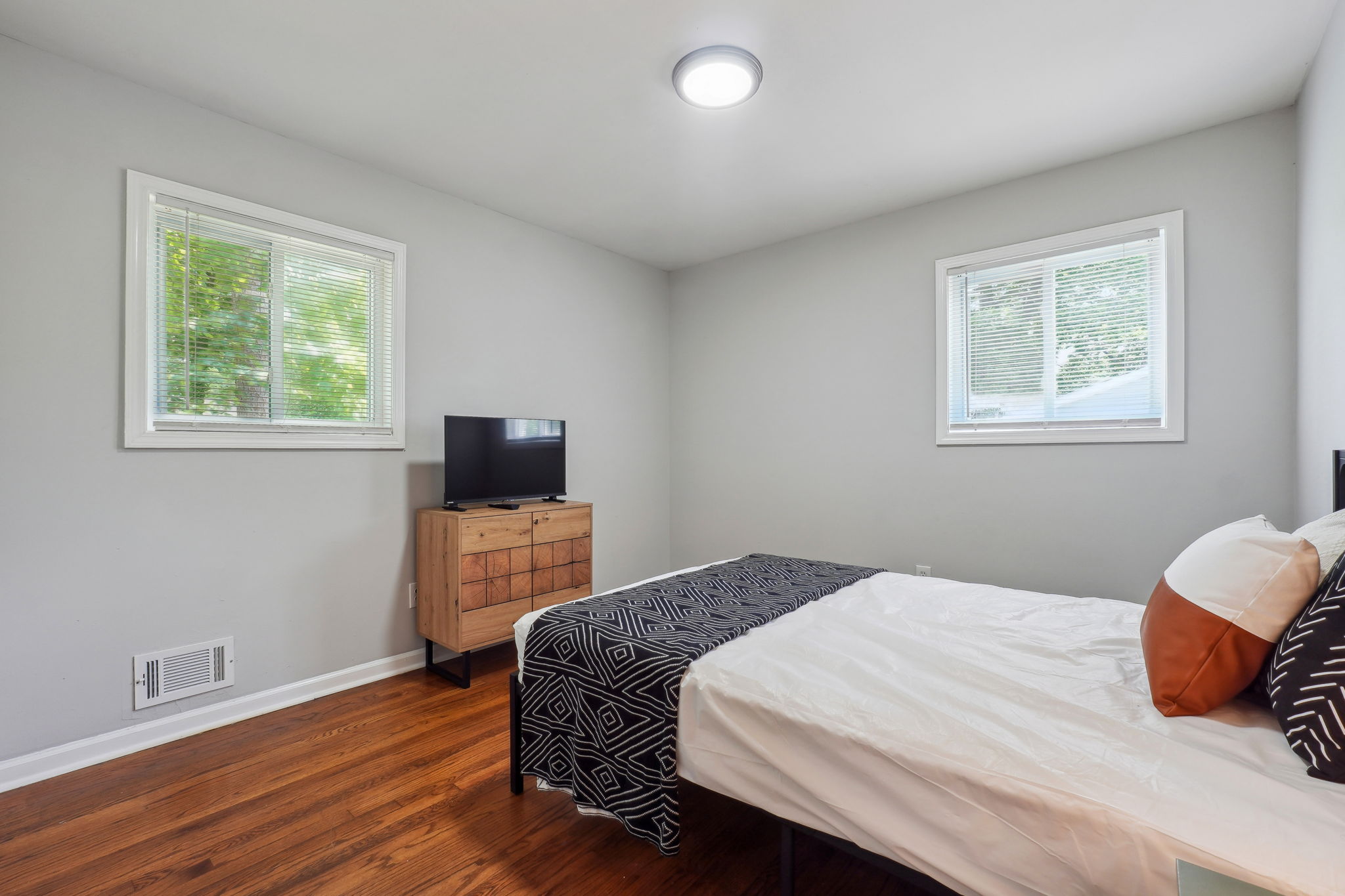 Private Bedroom for Professional (Bedroom #1)